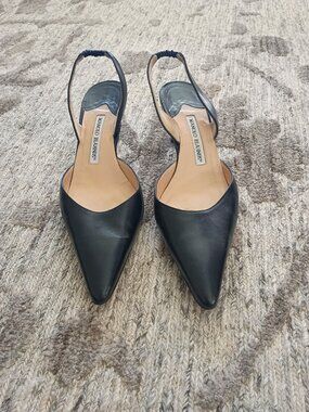 Manolo Blahnik Carolyne Black Leather Slingback Kitten Heel Pumps EU 40 US 9.5